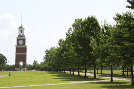 Miller Tower and the Great Lawn at Union University. (Photo by Kristi Woody)