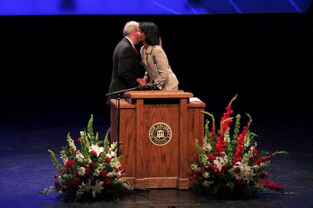 President Dockery thanks Former Secretary of State Condoleezza Rice for her keynote speech at the 2009 Scholarship Banquet.