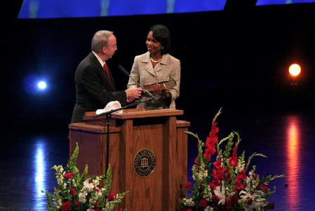 President Dockery thanks Former Secretary of State Condoleezza Rice with a Union Bible after her keynote speech at the 2009 Scholarship Banquet.