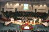 12/16/06 - President Dockery speaks to the graduates during the graduation ceremony held at West Jackson Baptist Church.