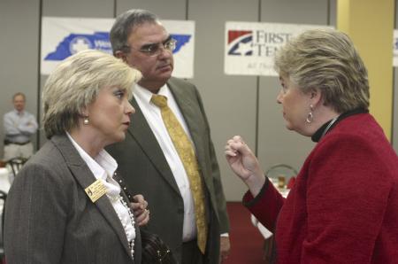 First Lady Lanese Dockery (right) speaks with Dennis & Dee Henderson at the ninth annual Union Forum featuring Mona Charen.