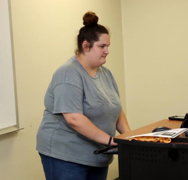 Rutledge Honorary History Club President Sandra Allen prepares to open the club's plenary meeting on October 7, 2021.