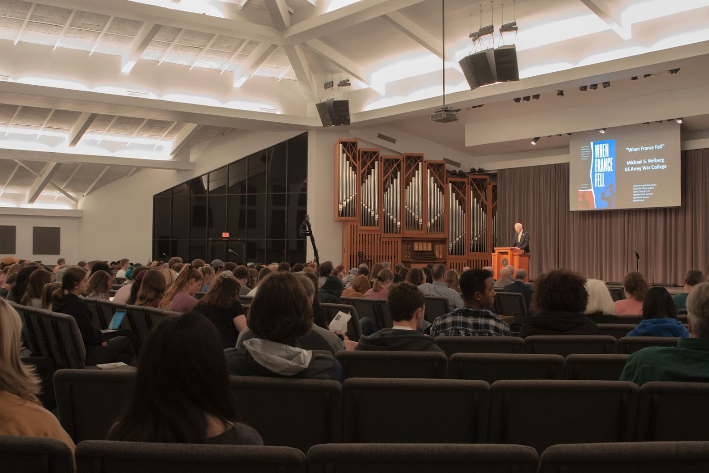 Dr. Stephen Carls introduces Dr. Michael Neiberg at the Carls-Schwerdfeger Lectureship's evening lecture on October 24, 2022. Photo by Lauren Steed
