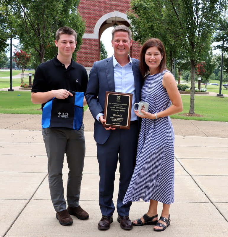 John Kea (center), the 2020 History Alumni Distinguished Achievement Award winner, stands with his wife Elizabeth and their son Noah at Union University on July 31, 2020.