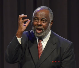Robert Smith speaks in Union's Sept. 7 chapel service. (Photo by Morris Abernathy)