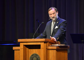 Hal Poe speaks in chapel Nov. 22 (Photo by Morris Abernathy)