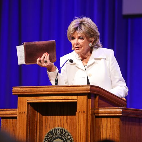 Kay Arthur speaks in Union University chapel September 13. (Photo by Kristi Woody)