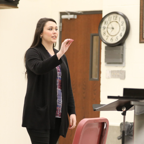 Lauren Castellaw, music education major, teaches students music at Dyersburg High School. (Photo by Kristi Woody)