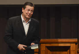 Kevin Ezell speaks in chapel March 18. (Photo by Morris Abernathy)