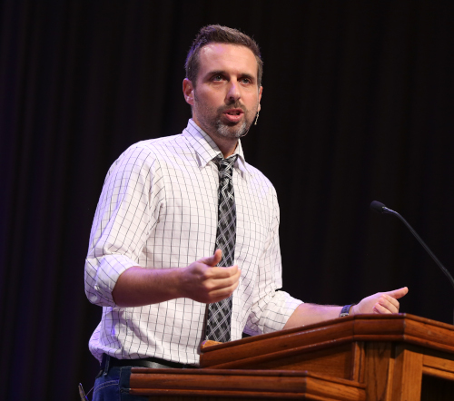 Justin Perry, lead pastor of Covenant Life Church in Tampa, Florida, speaks in chapel at Union in 2017. (Photo by Kristi Woody)