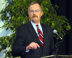 Mike Day, director of missions for Mid-South Baptist Association in Memphis, Tenn., addresses the Baptist Identity Conference. (Photo by Morris Abernathy)