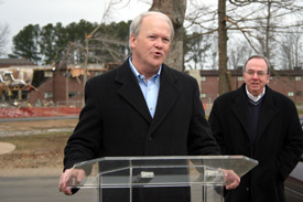 Frank Page, president of the Southern Baptist Convention, speaks about the need for Southern Baptist churches to give generously to Union University's disaster relief efforts. Page visited the Union campus Feb. 27. Also pictured is Union University President David S. Dockery. (Photo by Kristi McMurry)