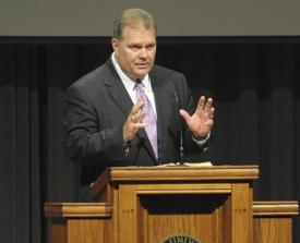 Randy Davis, the new executive director-treasurer of the Tennessee Baptist Convention, speaks to the Union community Sept. 8. (Photo by Morris Abernathy)