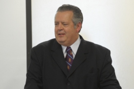 Richard Land speaks at a School of Theology and Missions colloquium Oct.4. (Photo by Morris Abernathy)