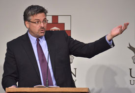 Stephen Hayes speaks at Union University March 19 during the Union Forum luncheon. (Photo by Morris Abernathy)