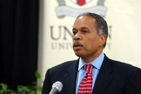 Juan Williams spoke March 7 at the ninth annual Union Forum. (Photo by Morris Abernathy)