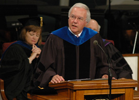 Carl Zylstra, president of Dordt College in Sioux Center, Iowa, speaks to Union graduates Aug. 5. (Photo by Morris Abernathy)