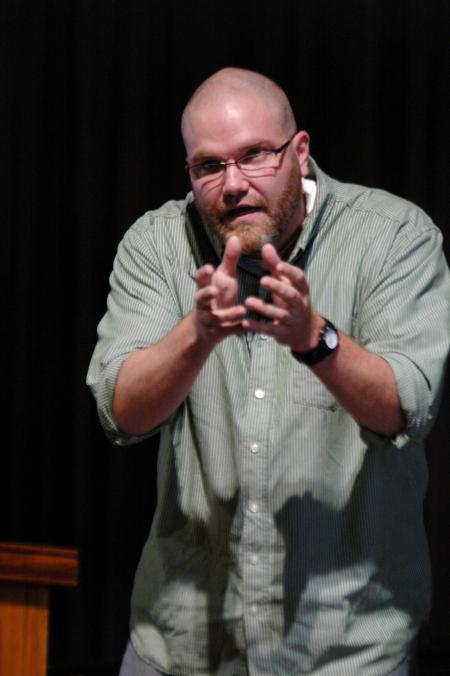 Russ Pflasterer, pastor of City Fellowship Baptist Church in Jackson, Tenn., addresses students during chapel on the topic of Christ-like use of economics. Pflasterer graduated from Union in 1995. - Photo by Beth Spain