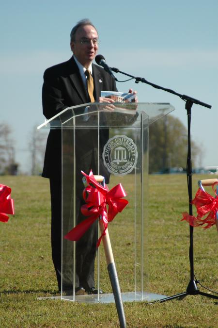 President Dockery gives closing remarks after the groundbreaking ceremony for the new academic building for the School of Pharmacy. - Photo by Beth Spain