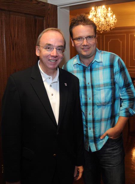 President Dockery visits with Keith Getty prior to the Gettys' performance for the Faculty/Staff Dinner. - Photo by Morris Abernathy