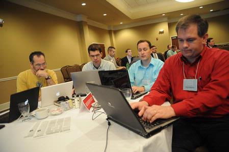 Baptist bloggers posted numerous tweets and blog posts during the Southern Baptist, Evangelicals and the Future of Denominationalism conference. - Photo by Morris Abernathy