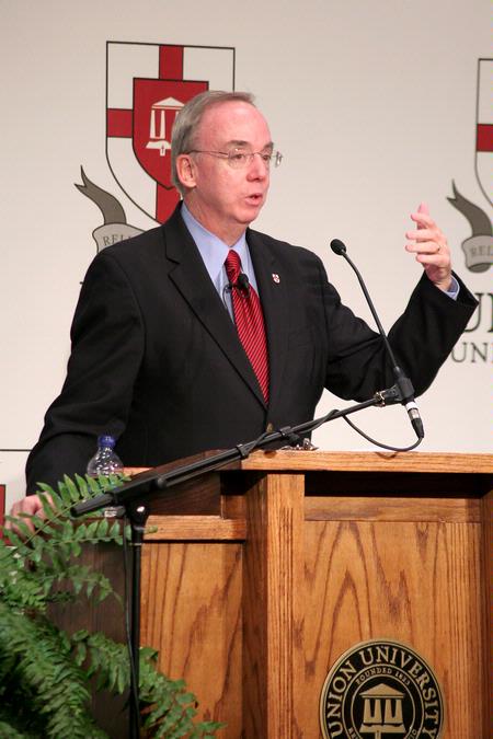 President Dockery speaks at the Southern Baptist, Evangelicals and the Future of Denominationalism Conference. - Photo by Kristi McMurry Woody