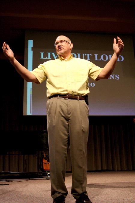 Dr. Alvin Reid, professor of evangelism and student ministry at Southern Seminary, speaks in chapel. - Photo by Deanna Santangelo