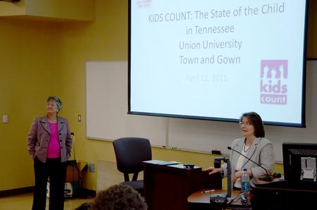 Mary Anne Poe, professor of social work and BSW Program Director, introduces guest speaker, Linda O' Neal, executive director of Tennessee commission on children and youth, at the Town and Gown lecture series "Children and Community." - Photo by Ebbie Davis