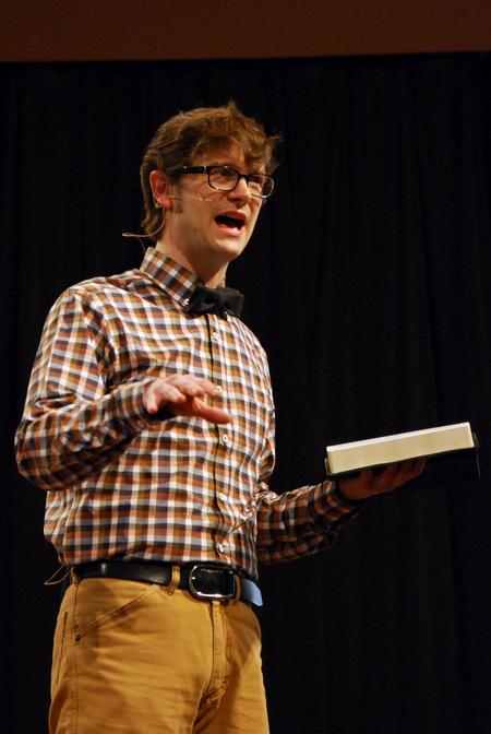 Greg Thornbury, dean of the school of theology and missions and vice president for spiritual life, preaches on the life of Saul during chapel. - Photo by Anne Richoux