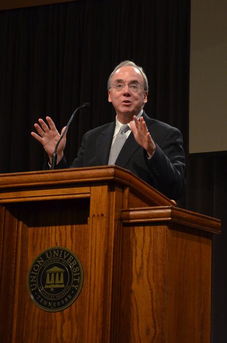 David S. Dockery, president of the university, welcomes guests to the Carls-Schwerdfeger history lecture. - Photo by Anne Richoux