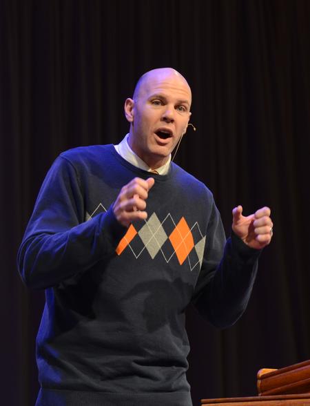 Fred Shackelford, pastor at Springhill Baptist Church in Paris, Tenn., speaks during chapel. - Photo by Jacob Moore