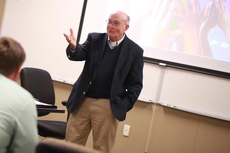 Bob Agee teaches a class in the Center for Continuing and Professional Studies. - Photo by Kristi McMurry Woody