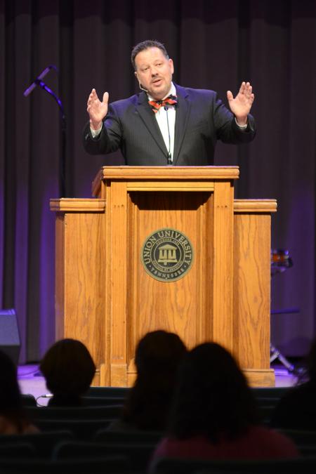 Larry Robertson, pastor of Hilldale Baptist Church in Clarksville, Tenn., and president of the Tennessee Southern Baptist Convention, speaks in chapel during homecoming week. - Photo by MiKalla Cotton