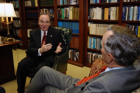 President David S. Dockery spends a few moments with former President George H.W. Bush a few hours before the 2004 Scholarship Banquet. - Photo by Morris Abernathy