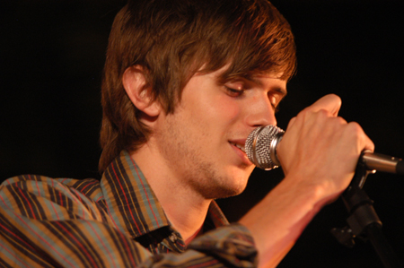 Recording artist Chris Mason from Nashville performs for Union students during Fall Fest '04 to kick off his national tour. - Photo by Jonathan Blair