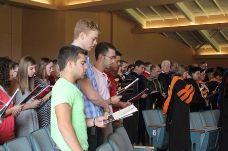 Students, faculty and staff unite in worship during the Fall Convocation service. - Photo by Sol Bee Park