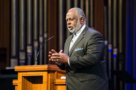 Robert Smith Jr, Charles T. Carter Baptist Chair of Divinity at Beeson Divinity School, speaks in chapel. - Photo by Gretchen Foels