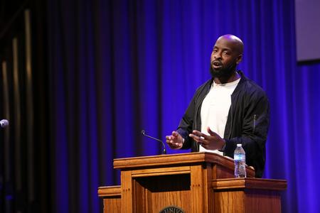 John Onwuchekwa, pastor of Cornerstone Church in Atlanta, Georgia, speaks in chapel. - Photo by Kristi McMurry Woody