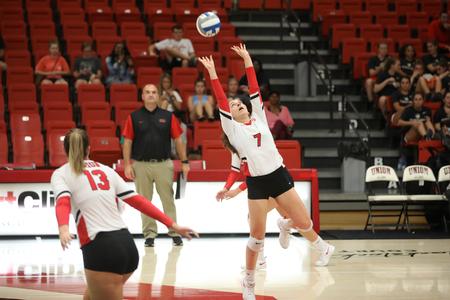 Rebecca Sexton sets the ball during a game against Lane College.  - Photo by Kristi McMurry Woody