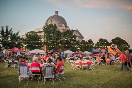 Union students and their families enjoy Union Night on the Great Lawn. - Photo by Kristi McMurry Woody