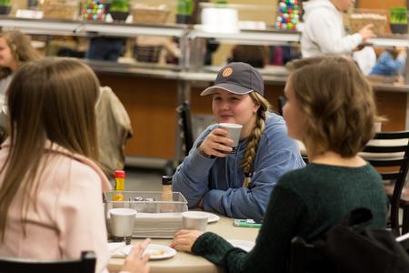 Students enjoy cookies and cocoa in the Brewer Dining Hall during Food for Finals. - Photo by Nikki Grim
