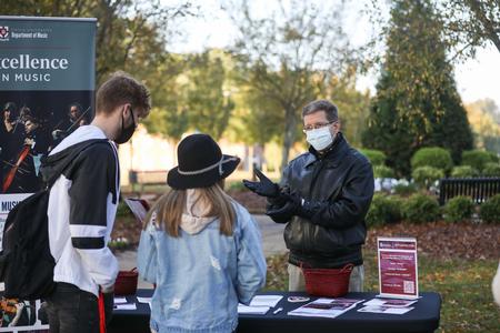 10/30/20 - John Kinchen, professor of music and chair of the department, speaks with prospective students and their families during Day at the U. - Kristi McMurry Woody