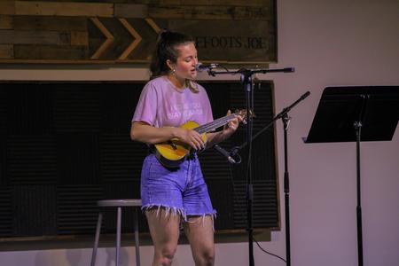 Students perform during Welcome Week Open Mic Night. - Photo by Abigail Aspinwall