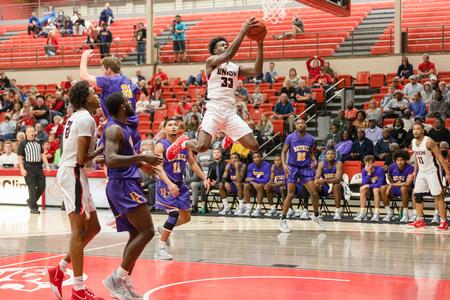 Ty Parks goes up for a shot during the Homecoming 2021 game against Bethel University. - Photo by Kristi McMurry Woody