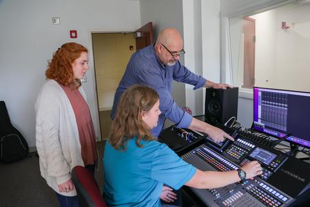 Bob Mayo, assistant professor of recording engineering and music technology, teaches students in Union's new commercial music recording studio, located in Jennings Hall. - Photo by Suzanne Rhodes