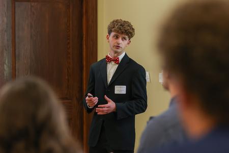 Biology major Jake Phelps presents on "Developing a Fully Validated Edna Assay for the Detection of <i>Alligator mississippiensis</i> Presence in
West Tennessee" during the 2023 UUSS. - Photo by Kristi McMurry Woody
