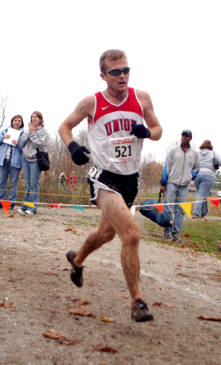 Senior runner Chris Winter runs in the 2004 NAIA National Cross Country Meet at an individual qualifier. - Photo by Kristen Nicole Sayres