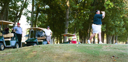 Union University Day at Shiloh Ridge provided an opportunity for Union alum and prospective students to enjoy a round of golf together.  Here alum Eric Barron tees off. - Photo by Justin Veneman
