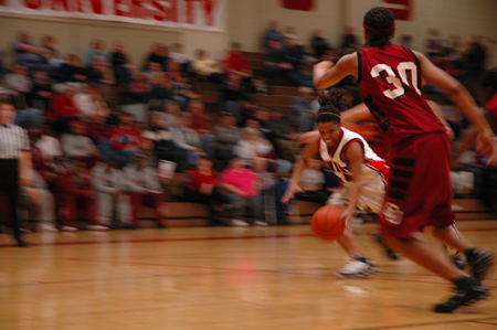 Freshman guard Jessica Graves (4) starts a fast break for the Lady Bulldogs after a Cumberland turnover. - Photo by Kristen Nicole Sayres