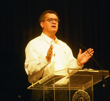 Union Christian Studies professor Dr. Paul Jackson speaks on 1 Corinthians during a session at the 2002 Pastors' School. - Photo by Jim Veneman